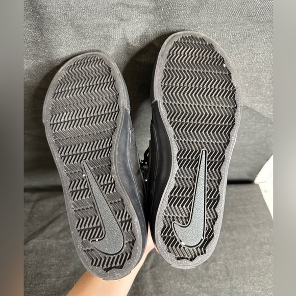 Nike - 2017 Black Leather SB mid sneakers - US Men’s 4.5 / Women's 6 - Picture 7 of 9